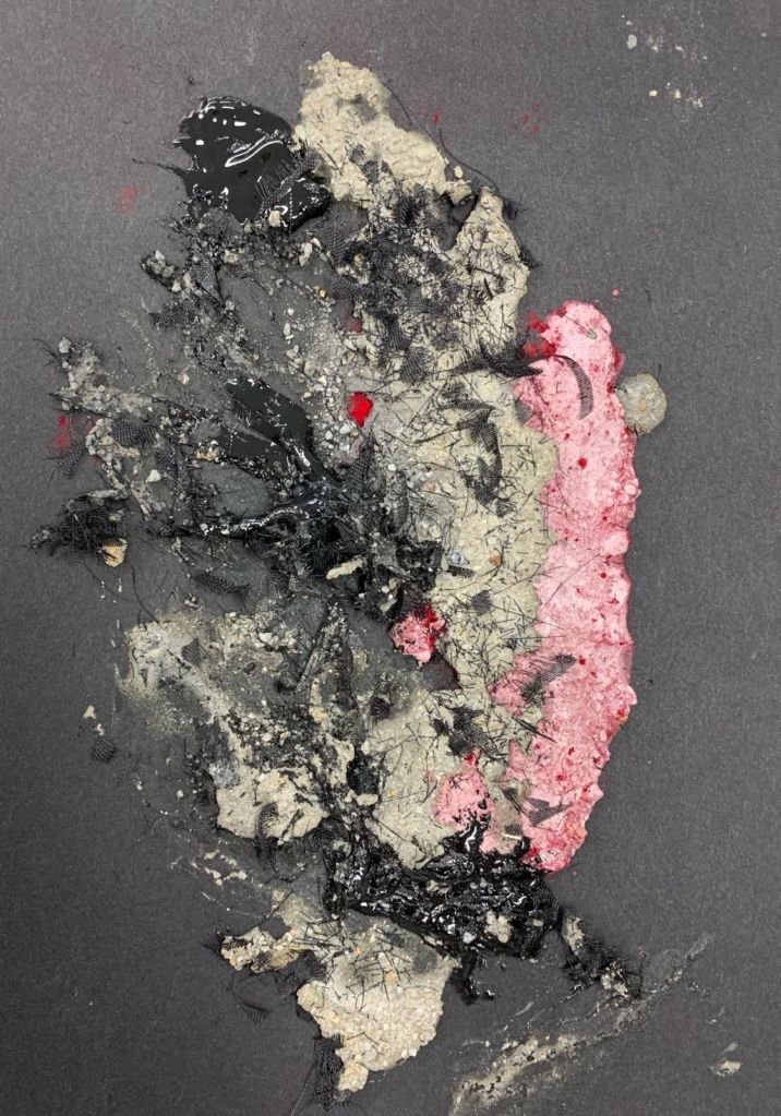 l-v-14.jpg	Work on paper 'L., v. 14', 2024, cement, pigment, acrylic and textile on Clairefontaine Noir 250 g, 21 × 14.8 cm	L., v. 14, 2024. Cement, pigment, acrylic and textile on Clairefontaine Noir 250 g, 21 × 14.8 cm